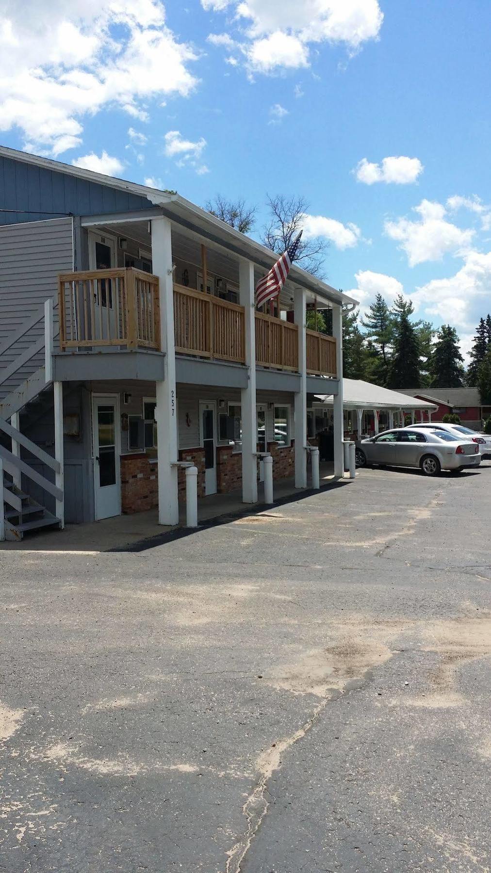 River Country Motor Lodge Grayling Exterior photo